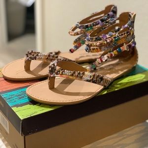 Women’s flat sandals